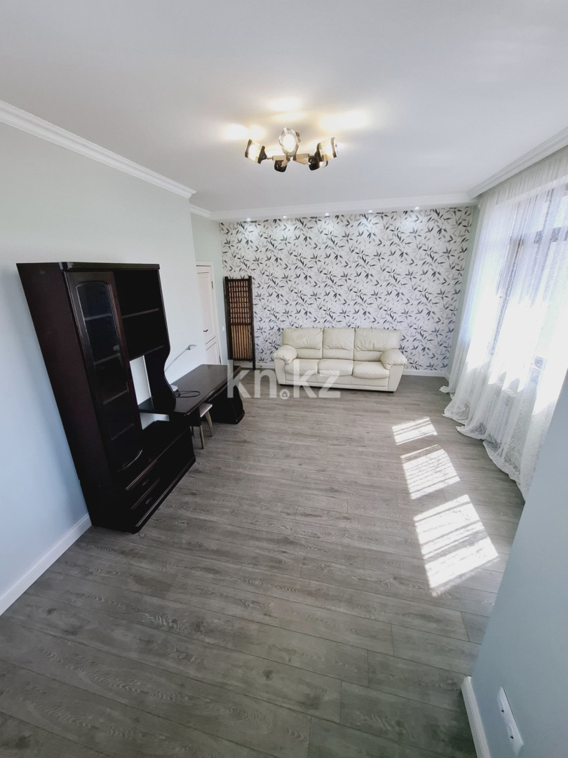 Аренда 3-комнатной квартиры, 130 м² - Аренда квартир помесячно в Алматы в Бостандыкском р-не фото 10 из 21