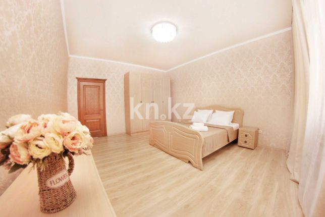 Аренда 3-комнатной квартиры посуточно, 130 м², ул. Розыбакиева, дом  289 - Аренда жилой и коммерческой недвижимости в Алматы фото 4 из 21