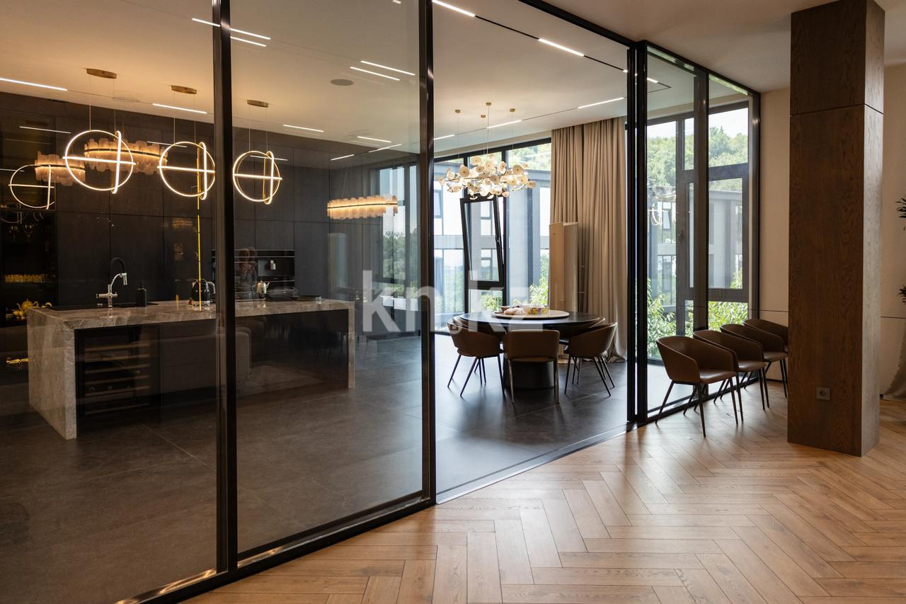 Продажа 6-комнатной квартиры, 650 м² - Продажа пятикомнатных и более квартир в Алматы фото 5 из 40