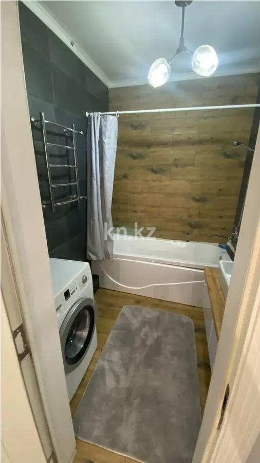 Продажа 2-комнатной квартиры, 80 м², мкр-н Аксай-5, дом  3б в Алматы - фото 4