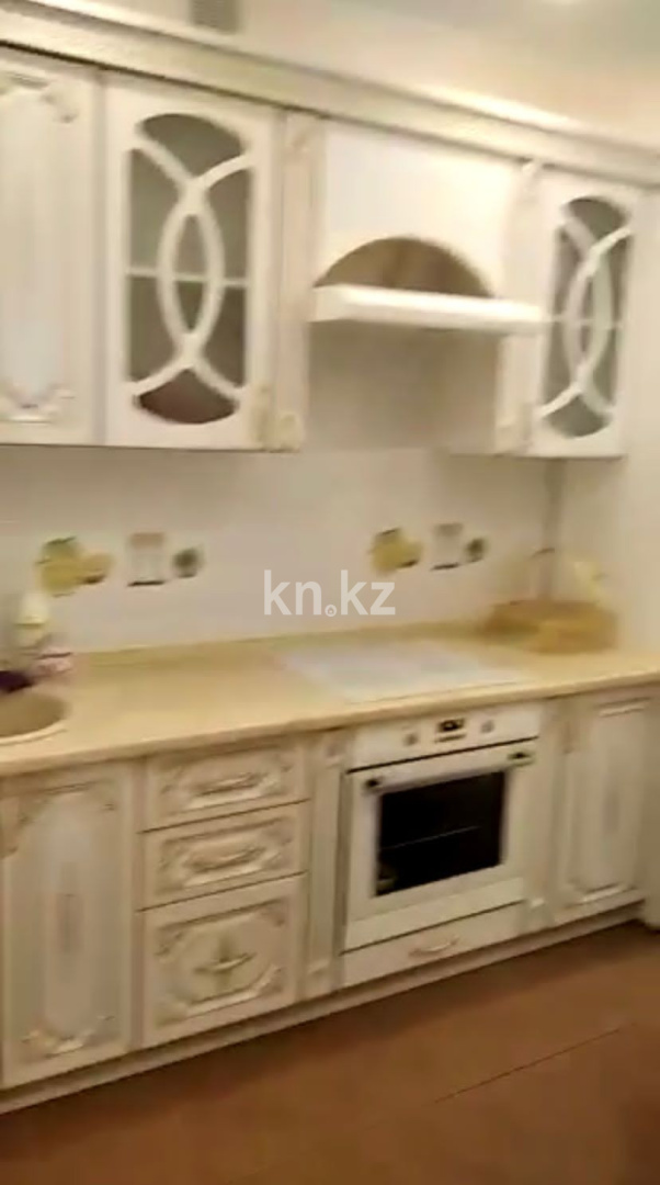 Аренда 3-комнатной квартиры, 122 м², ул. Байтурсынова, дом  1 - Аренда квартир помесячно в Астане фото 1 из 3