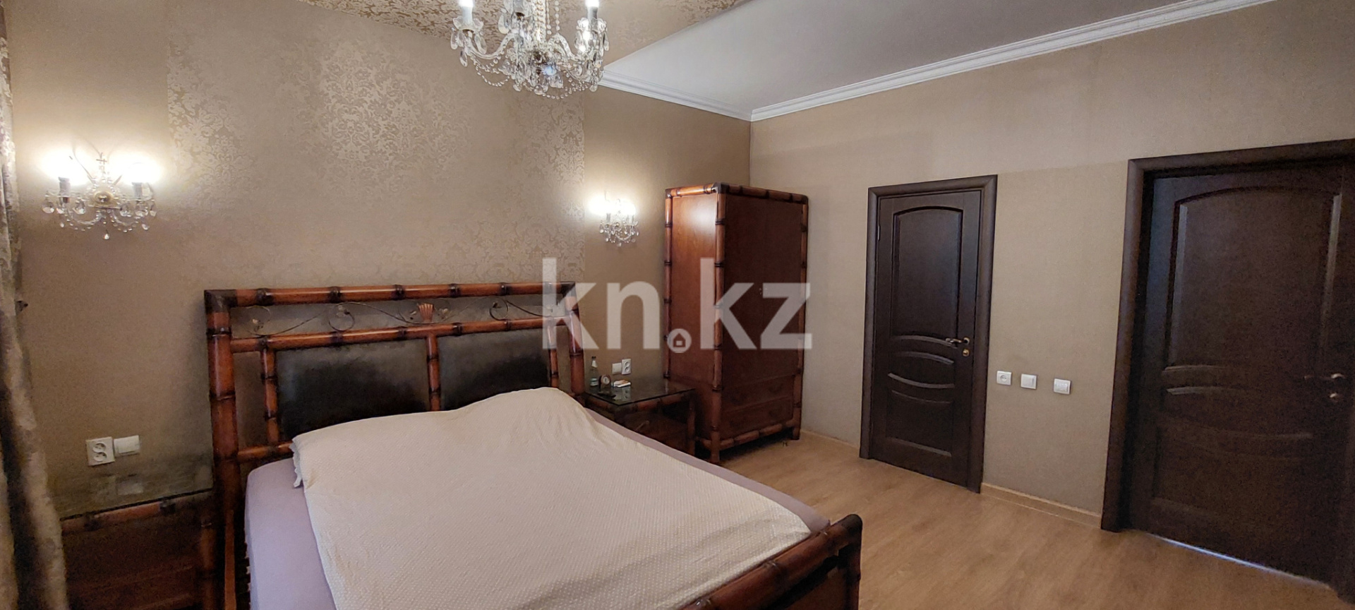 Продажа 5-комнатной квартиры, 217 м², ул. Аманжолова, дом  41 - Продажа квартир в Караганде фото 22 из 27