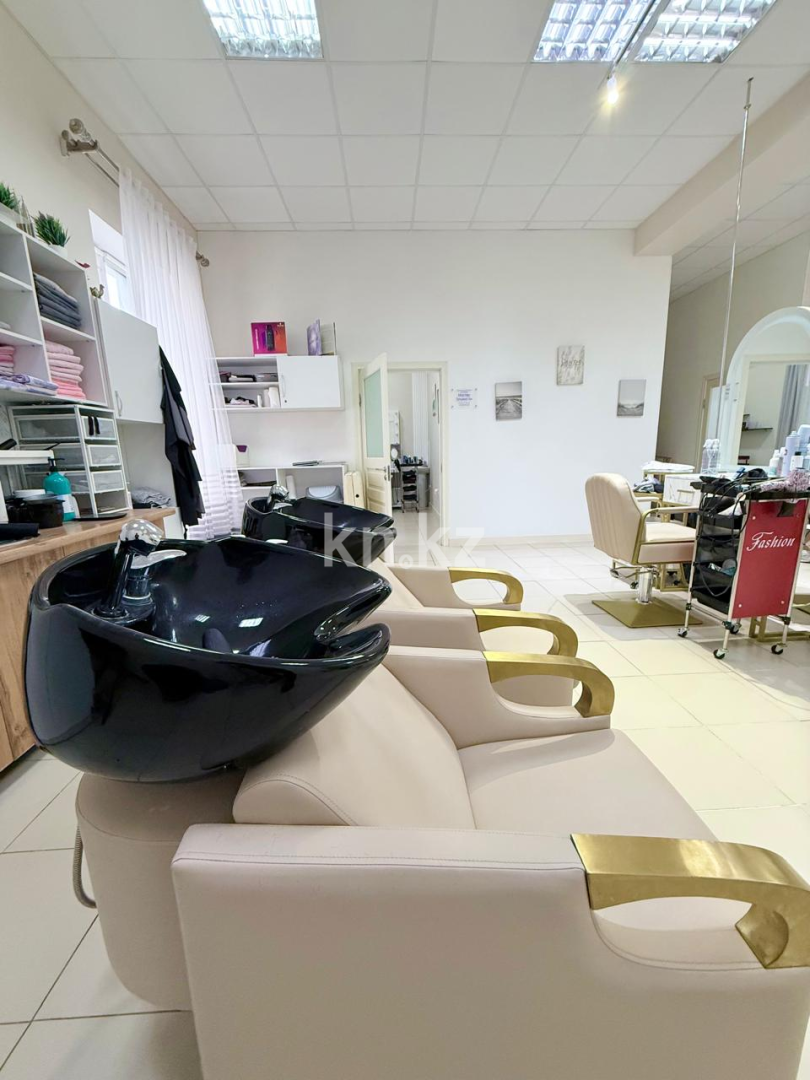 Продажа здания, 304.8 м² - Продажа зданий в Казахстане фото 10 из 15