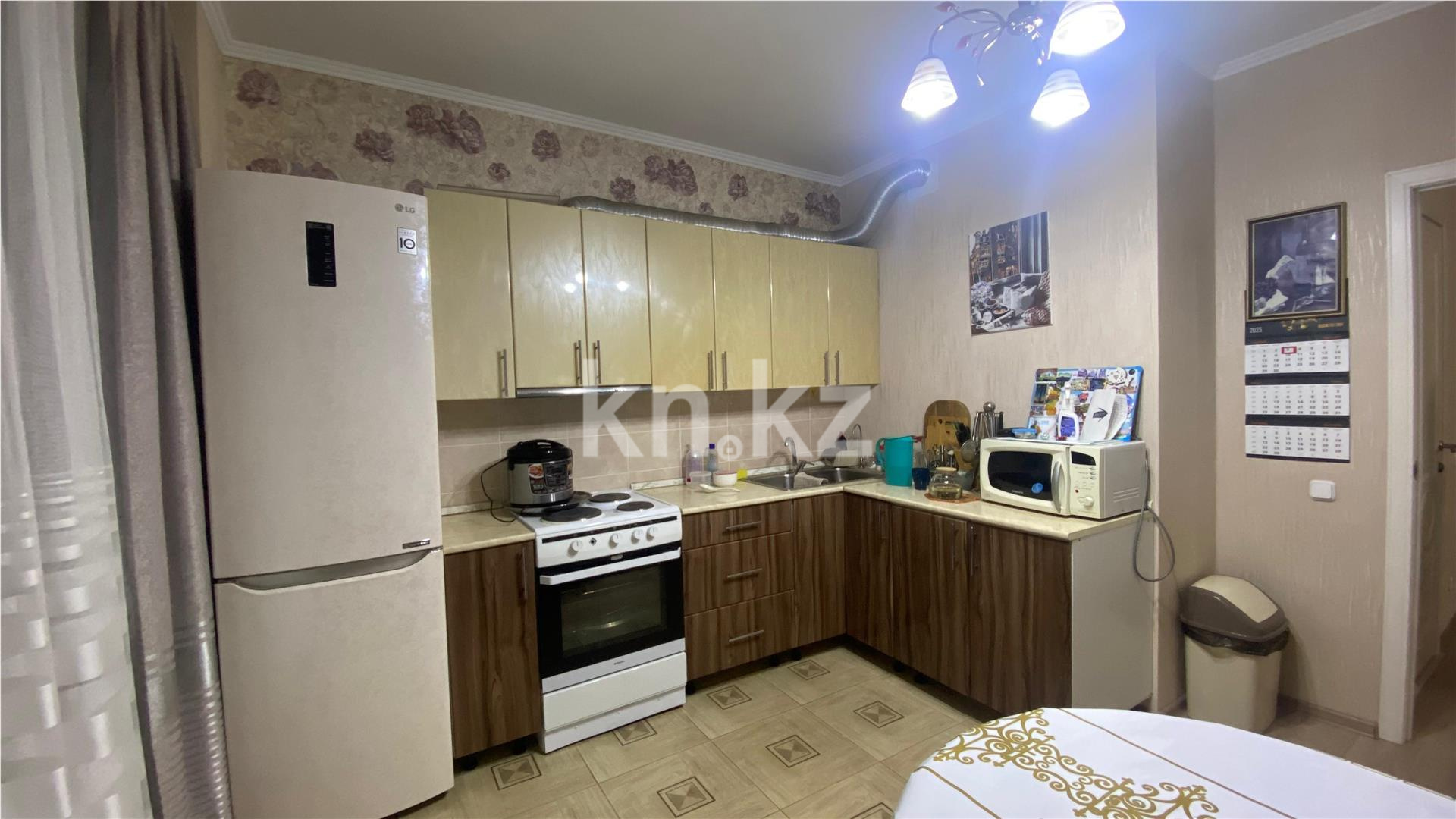 Продажа 3-комнатной квартиры, 87 м², пр. Шахтеров - Продажа  трехкомнатных квартир в Караганде фото 8 из 13