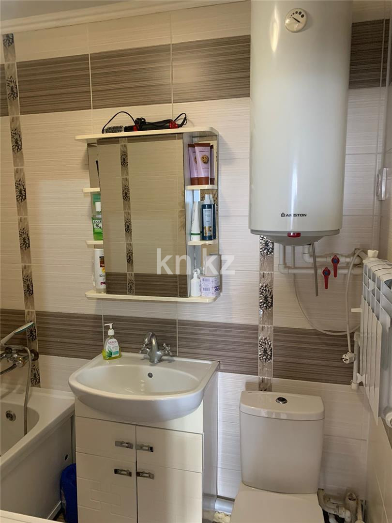 Продажа 3-комнатной квартиры, 50 м², пр. Бухар-жырау, дом  67 в Караганде - фото 10