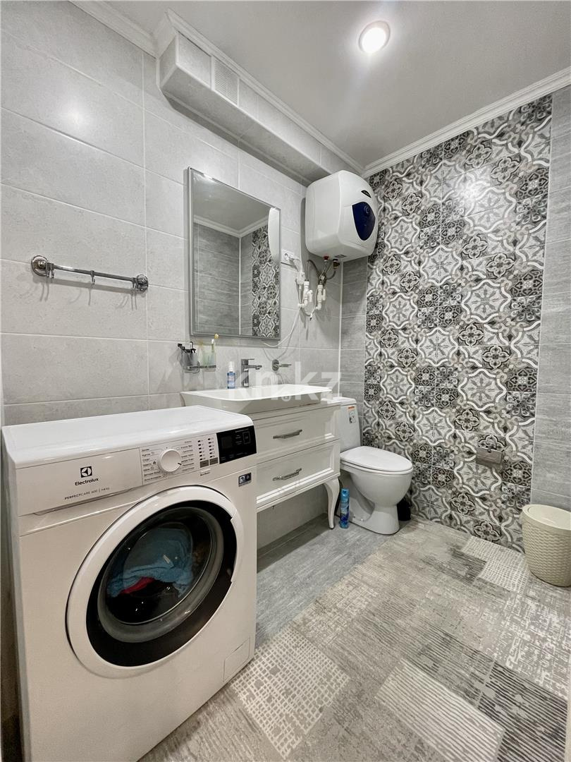 Продажа 4-комнатной квартиры, 117 м², пр. Республики, дом  4 - Продажа  четырехкомнатных квартир в Караганде фото 25 из 31