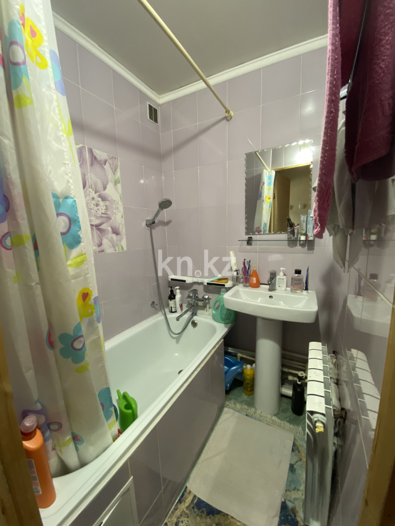 Продажа 3-комнатной квартиры, 48.3 м², мкр-н Восток-2, дом  13 - Продажа квартир в Караганде фото 10 из 13