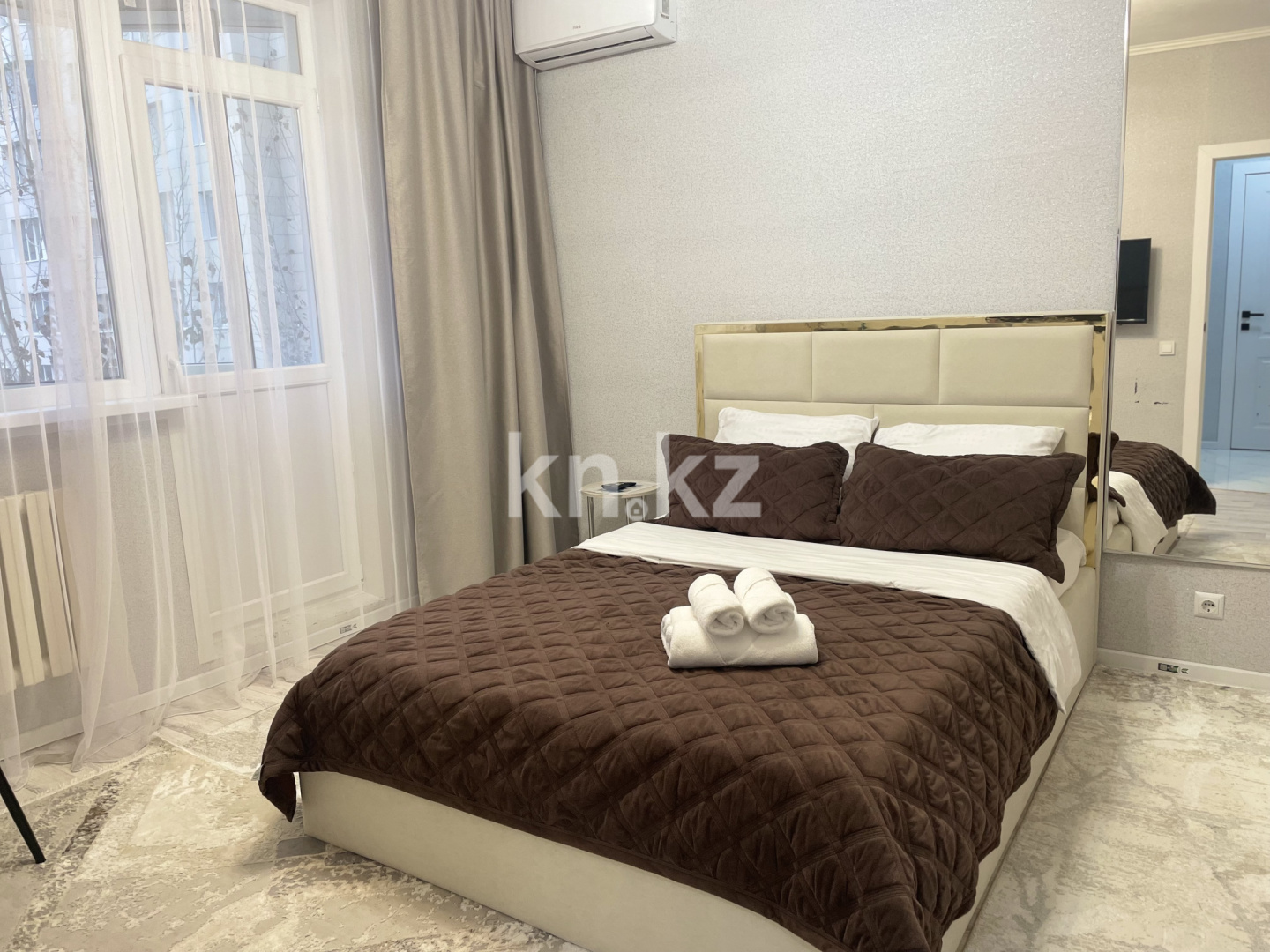 Аренда 1-комнатной квартиры посуточно, 32 м², ул. Керей, Жанибек хандар, дом  9 - пр. Кабанбай батыра - Аренда квартир посуточно в Астане без посредников фото 1 из 25