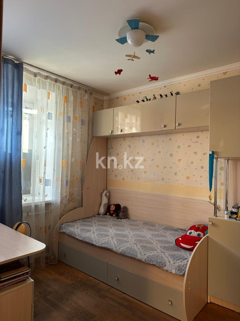 Продажа 4-комнатной квартиры, 76 м², пр. Республики, дом  18 - Продажа  четырехкомнатных квартир в Караганде фото 9 из 13