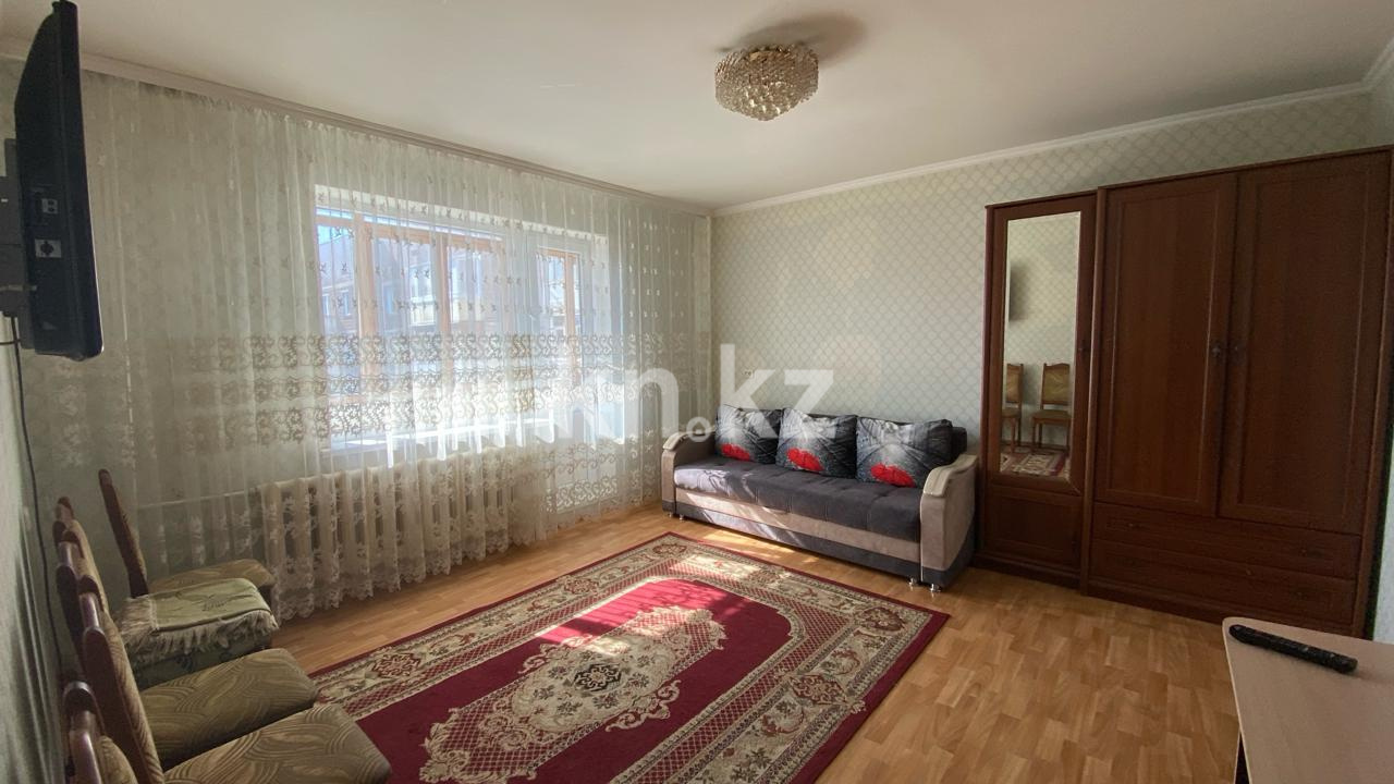 Продажа 3-комнатной квартиры, 62 м², пр. Шахтеров - Продажа квартир в Караганде фото 1 из 15