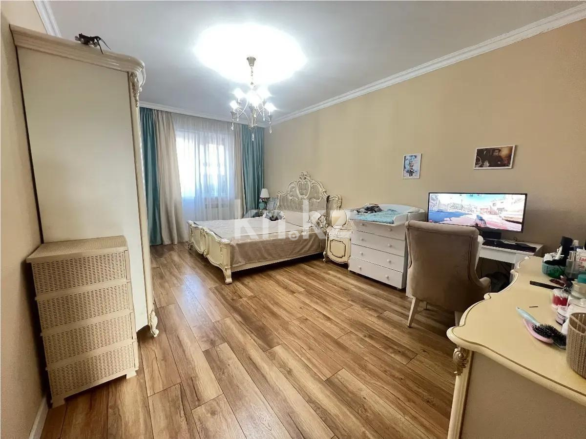 Продажа 2-комнатной квартиры, 70 м², ул. Чуланова, дом  151 в Алматы - фото 2
