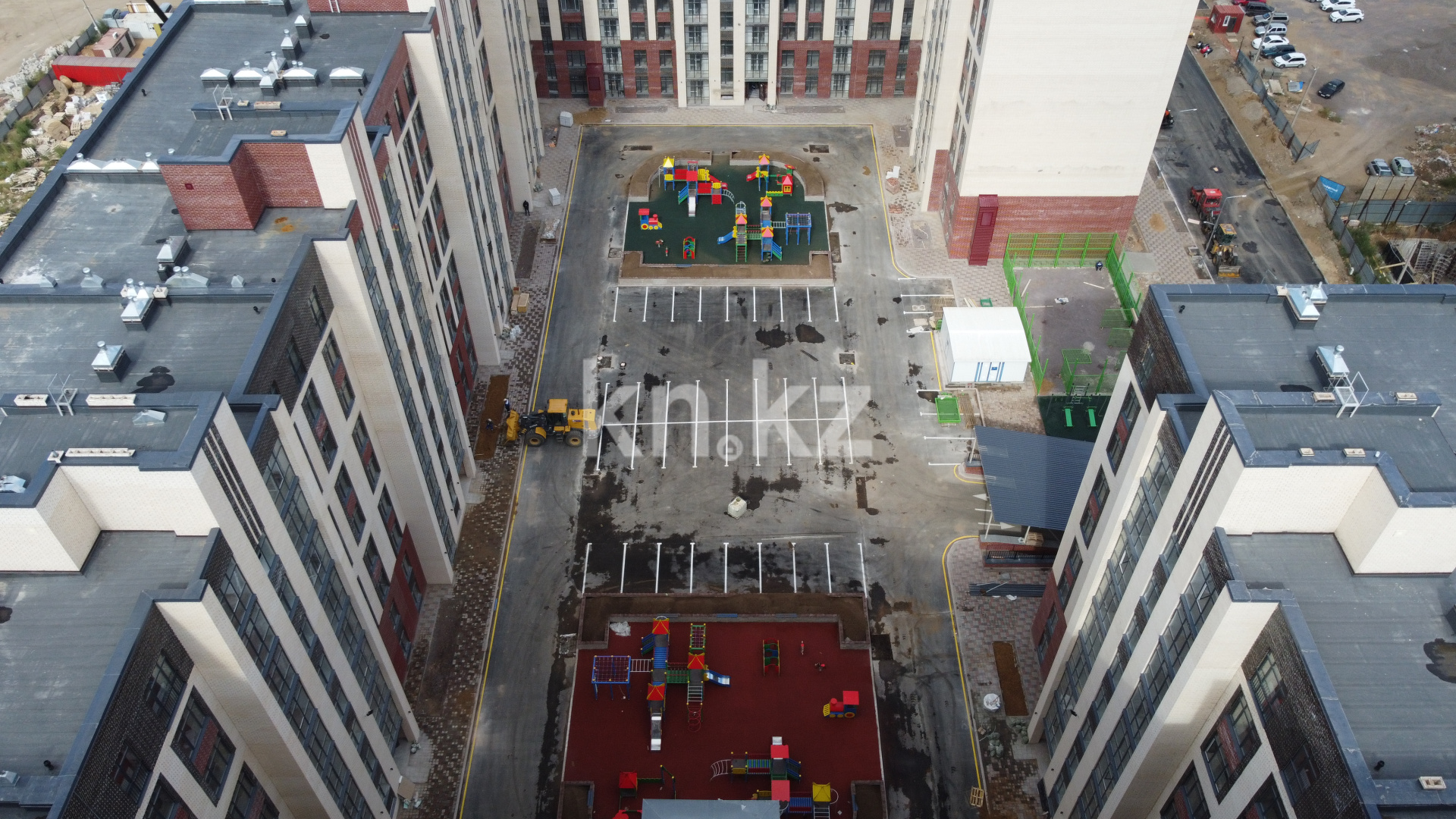 Продажа 3-комнатной квартиры, 92 м², ул. Дюсембекова, дом  83/2 в Караганде - фото 10