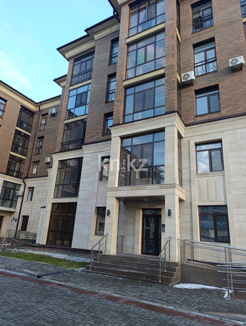 Продажа 4-комнатной квартиры, 149 м², ул. Жанибекова, дом  53 в Караганде