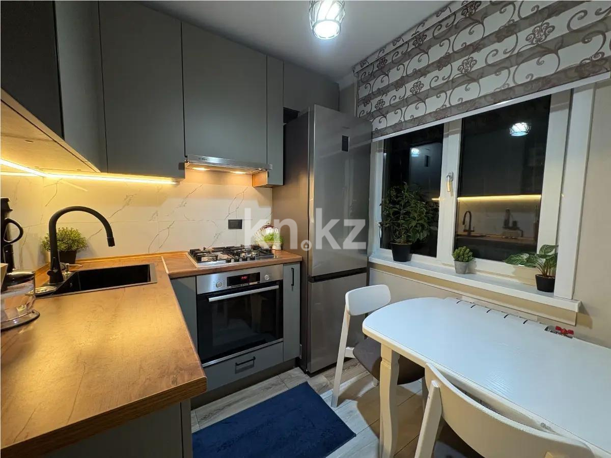 Продажа 3-комнатной квартиры, 59 м², мкр-н 8, дом  3 в Алматы - фото 4