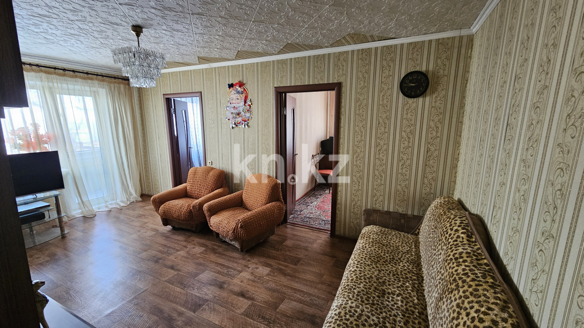 Продажа 4-комнатной квартиры, 62 м², пр. Республики, дом  38 - Продажа  четырехкомнатных квартир в Караганде фото 2 из 13