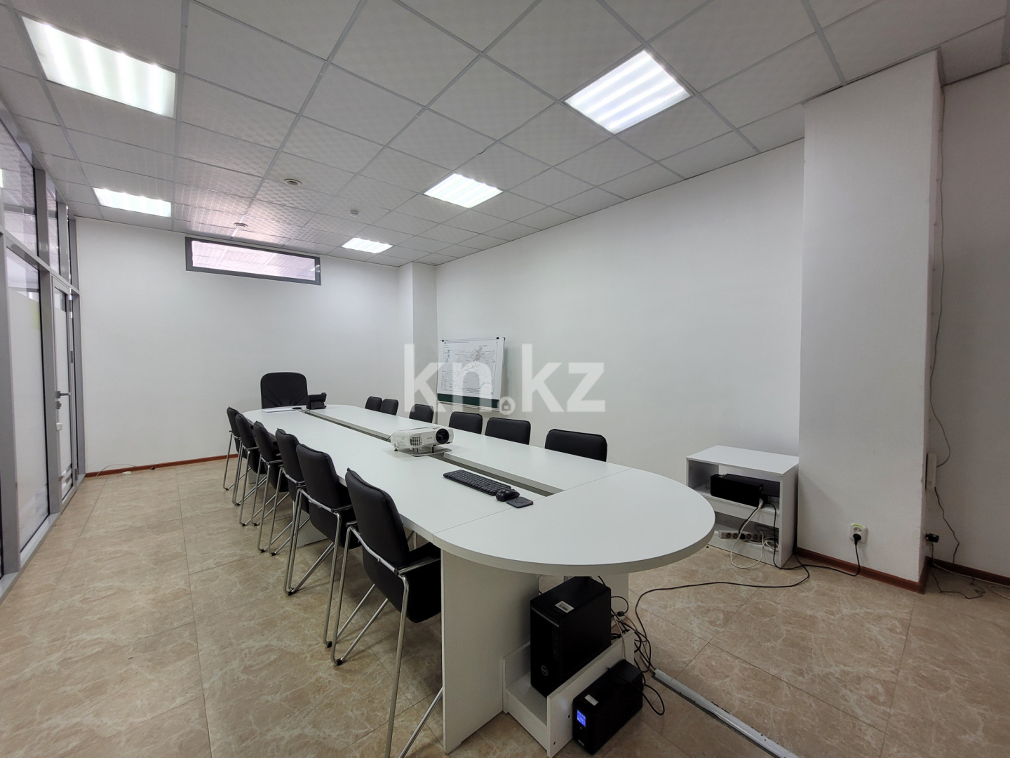 Аренда , ул. Ермекова, дом  102 - Аренда офисных и торговых помещений в Караганде с фото фото 3 из 8