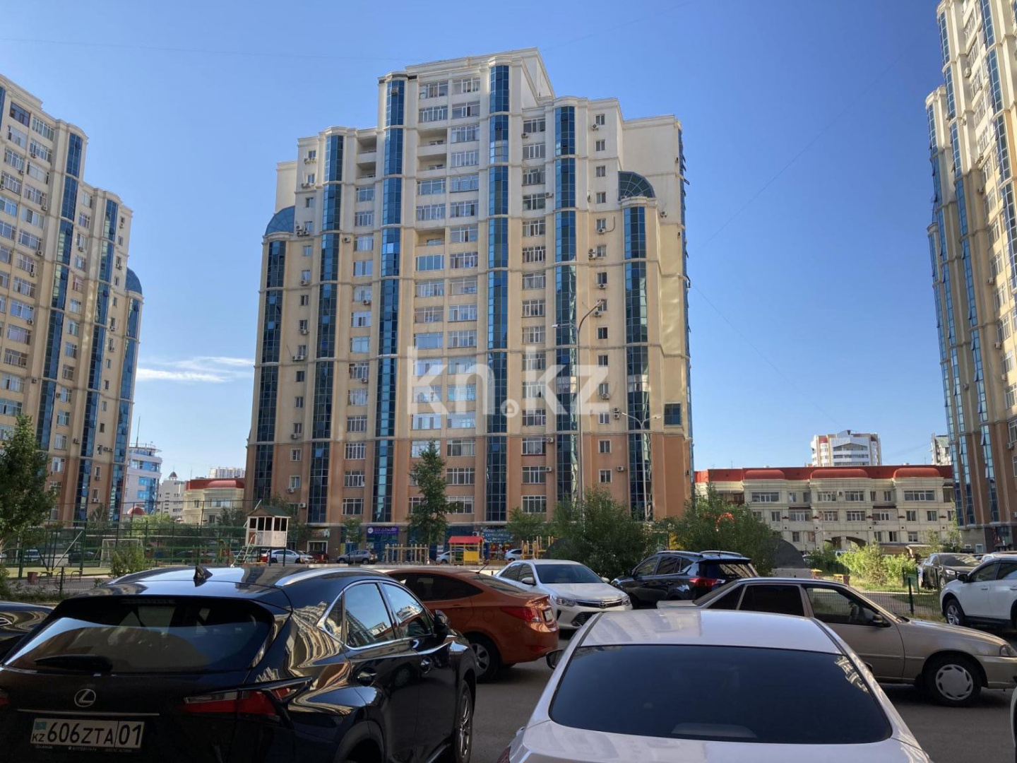 Аренда 2-комнатной квартиры посуточно, 80 м², ул. Баянауыл, дом  1 - Кенесары Иманова Иманбаева Габдуллина - Аренда квартир посуточно в Астане без посредников с фото фото 1 из 20