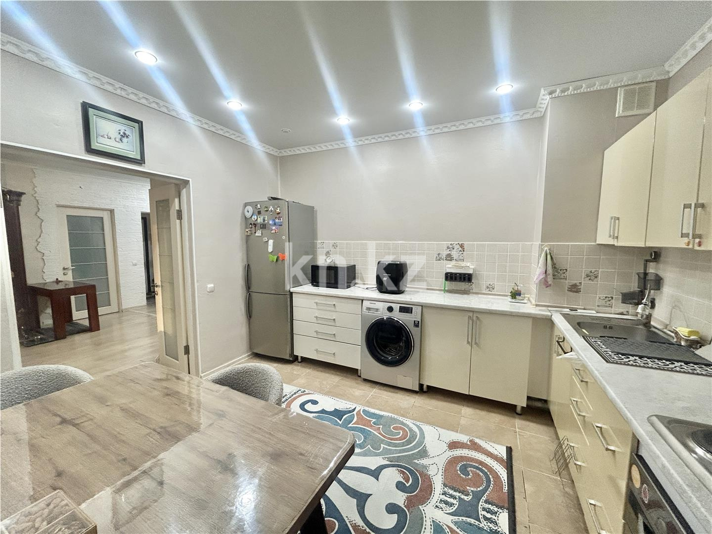 Продажа 3-комнатной квартиры, 80 м² - Продажа квартир в блочном доме в Караганде - страница 2 фото 11 из 19