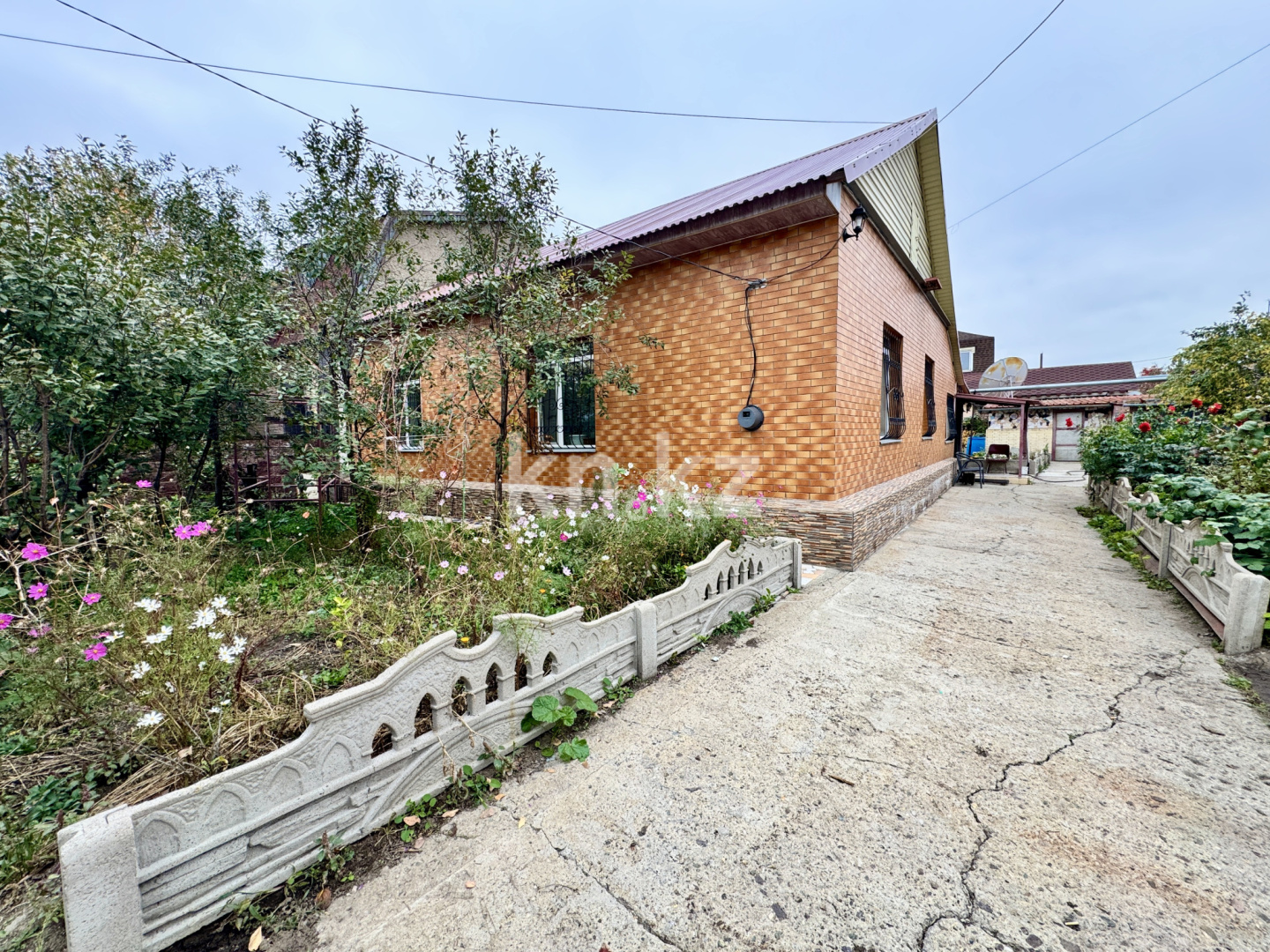 Продажа 4-комнатного дома, 76.4 м², ул. Космодемьянской, дом  11/1 - Продажа домов, коттеджей в Караганде фото 1 из 30