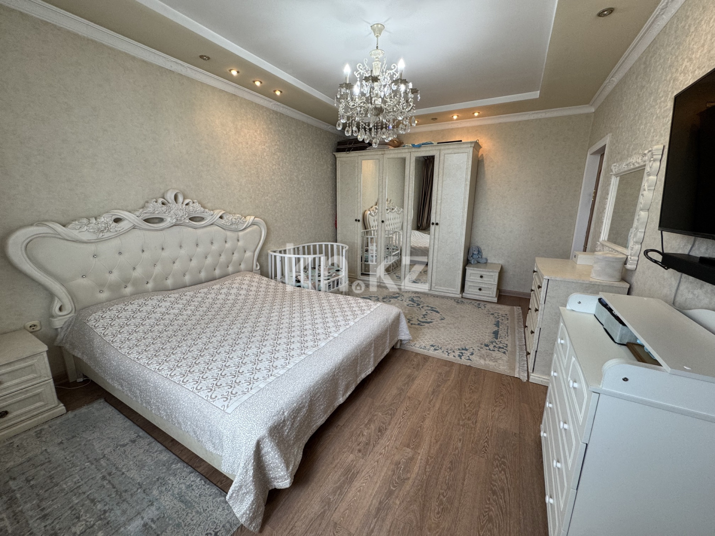 Продажа 6-комнатного дома, 338 м², ул. Молдагуловой в Караганде - фото 7