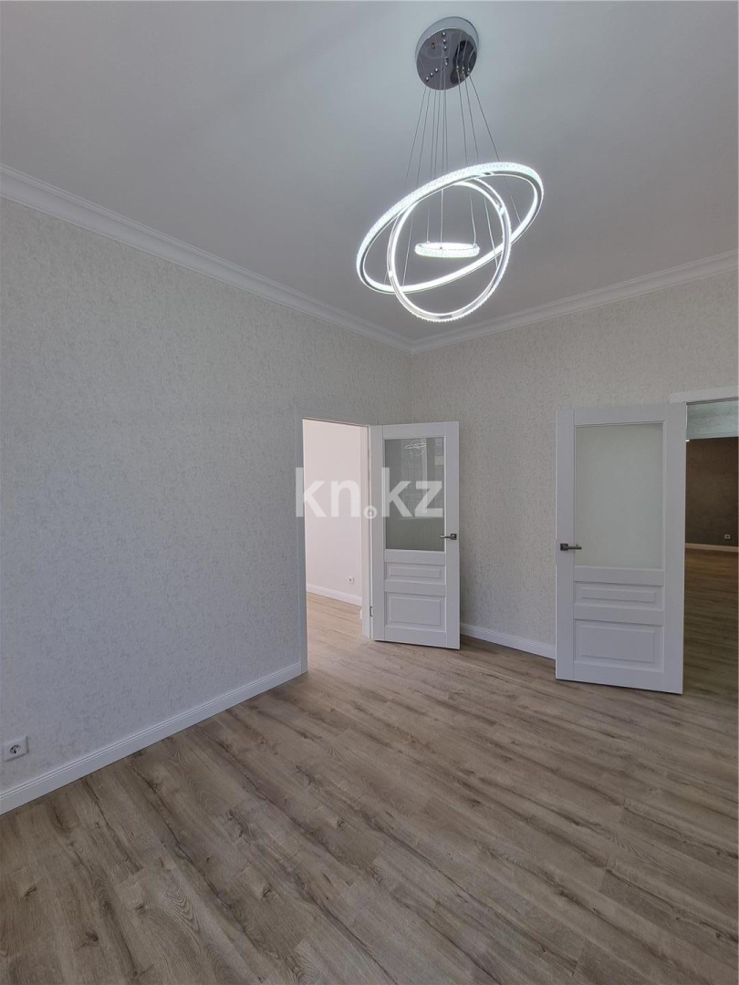 Продажа 4-комнатной квартиры, 120 м², ул. Дюсембекова - Продажа  четырехкомнатных квартир в Караганде фото 8 из 28