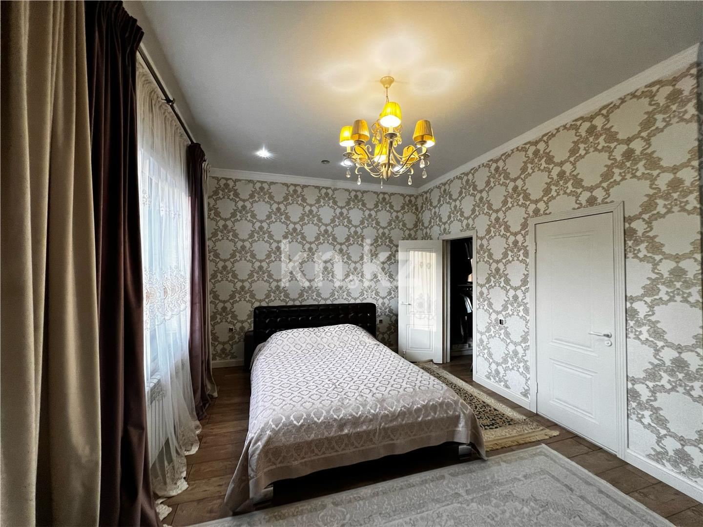 Продажа 7-комнатного дома, 320 м², ул. Кабжанова - Продажа домов, коттеджей в Караганде фото 10 из 36