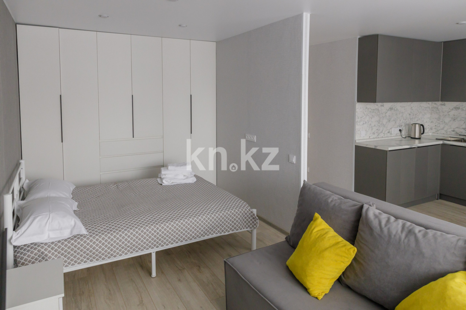 Аренда 1-комнатной квартиры посуточно, 35 м², ул. Казахстан, дом  72 - Продажа и аренда недвижимости в Усть-Каменогорске фото 3 из 12