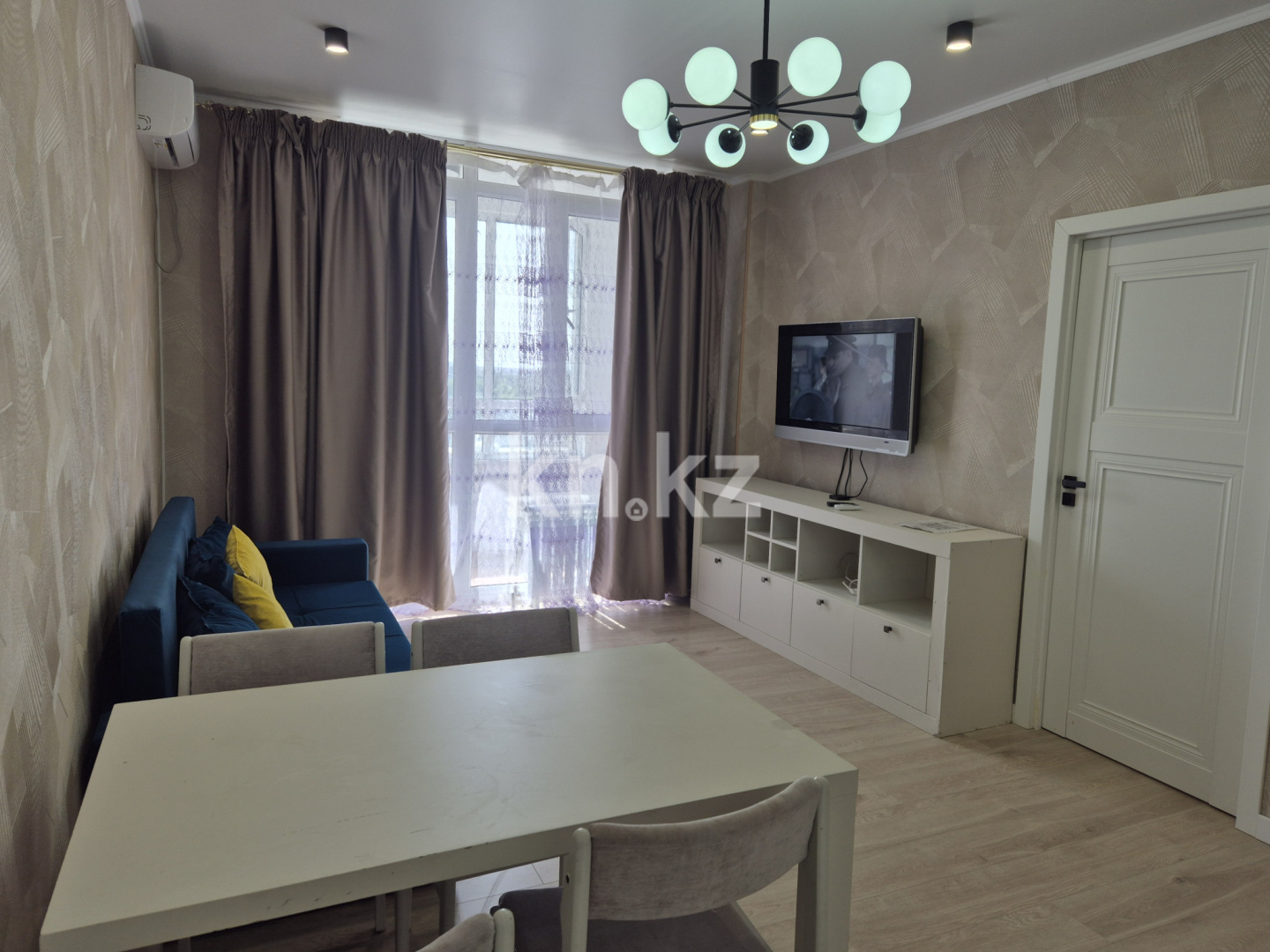 Аренда 3-комнатной квартиры посуточно, 70 м², ул. Толе би, дом  285/8 - Аренда  трехкомнатных квартир посуточно в Алматы с фото фото 1 из 8