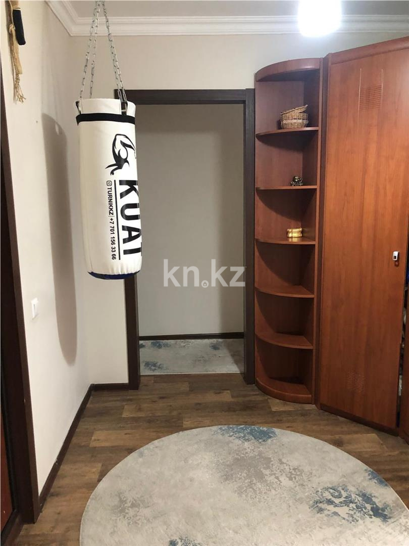 Продажа 5-комнатной квартиры, 75 м², 2 кв-л, дом  24 - Продажа  пятикомнатных квартир в Караганде фото 15 из 18