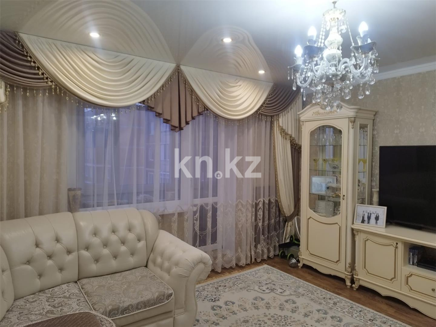Продажа 3-комнатной квартиры, 64 м², пр. Шахтеров, дом  9 - Продажа  трехкомнатных квартир в Караганде фото 2 из 16