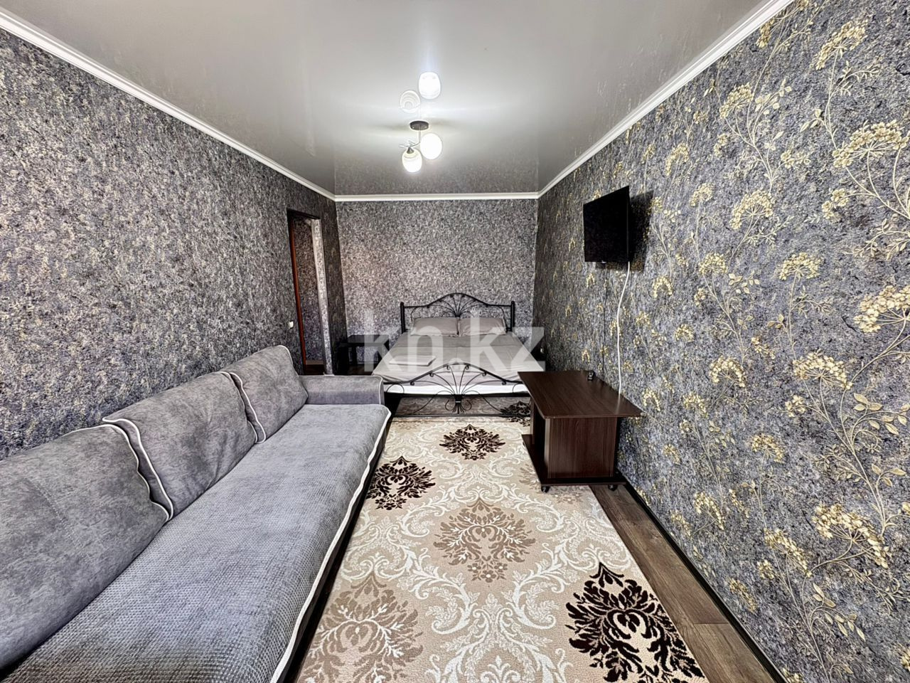 Аренда 1-комнатной квартиры посуточно, 36 м², мкр-н Юбилейный, дом  40 - Аренда квартир помесячно в Казахстане фото 1 из 8