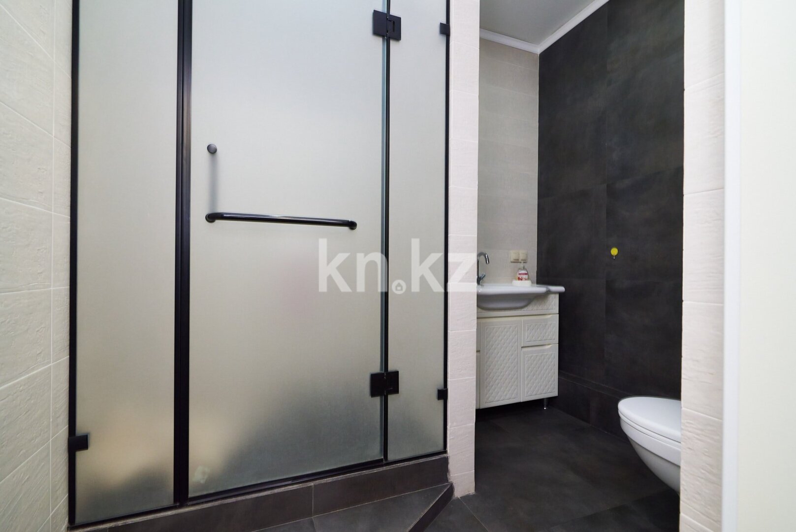 Продажа 4-комнатного дома, 390 м² в Астане - фото 13