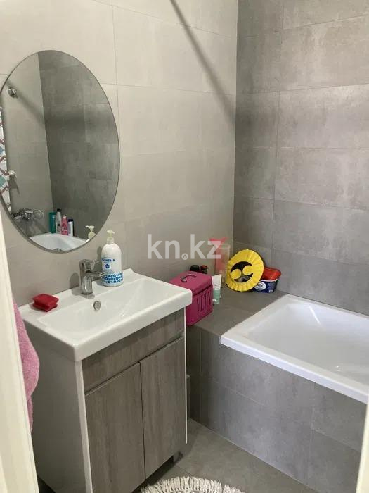 Продажа 3-комнатной квартиры, 69 м², ул. Дюсембекова, дом  44/2 в Караганде - фото 6