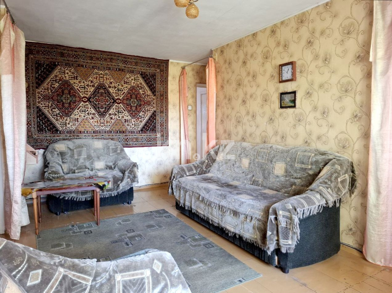 Продажа 3-комнатной квартиры, 57 м², пр. Назарбаева, дом  34 - Продажа  трехкомнатных квартир в Усть-Каменогорске фото 1 из 10