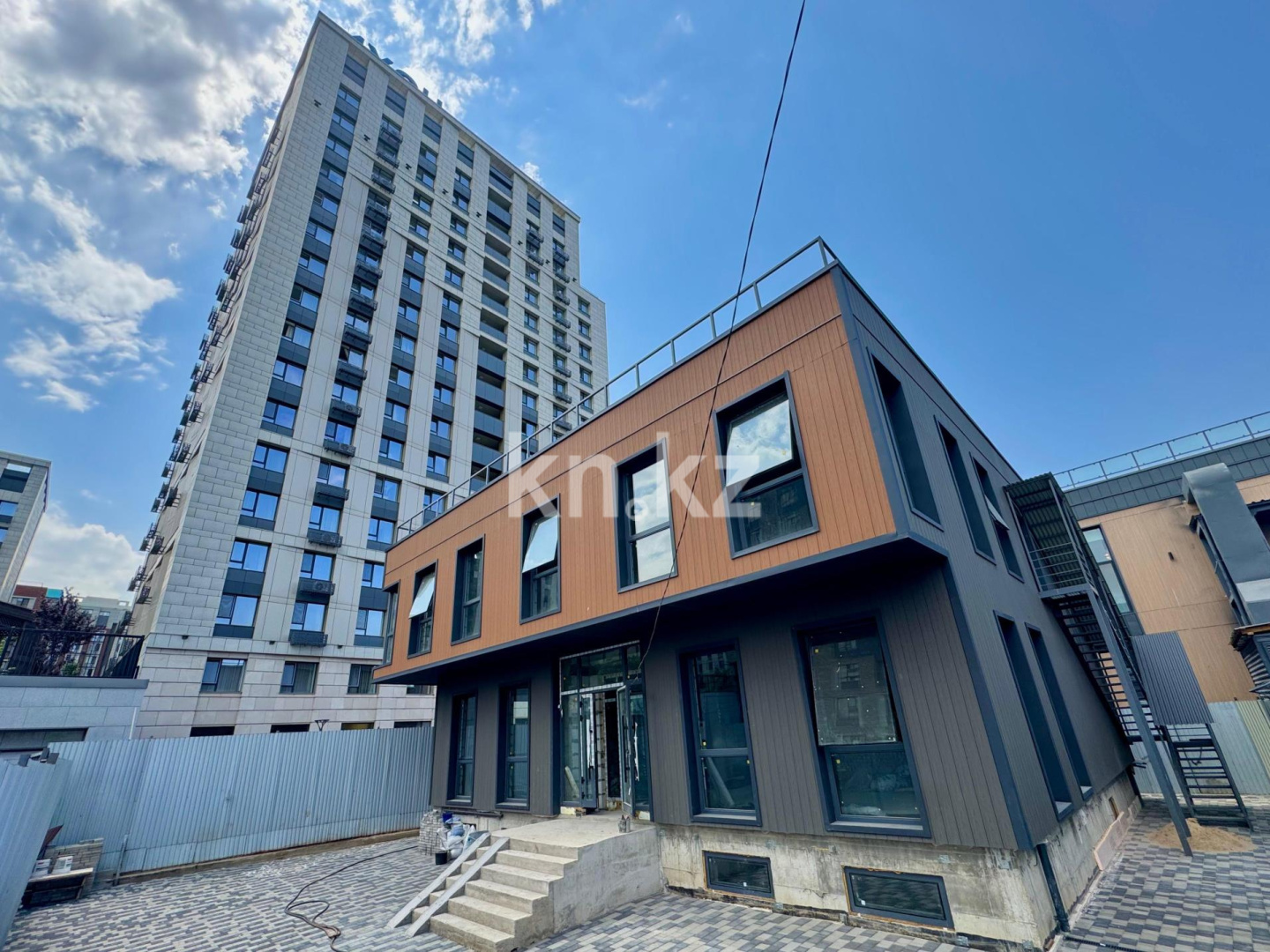 Продажа , 659 м², Комарова, дом  3 - ул. Ходжанова - Продажа квартир в Казахстане фото 1 из 12