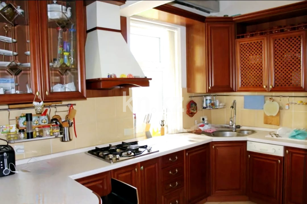 Продажа 7-комнатного дома, 379 м², мкр-н Самал-3 - Продажа домов, коттеджей в Уральске фото 9 из 28