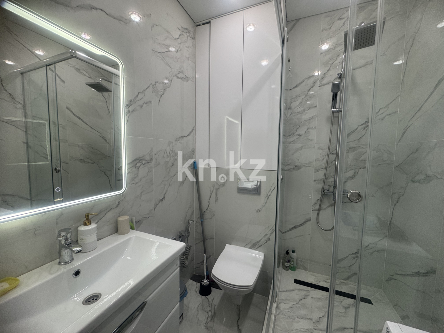 Аренда 1-комнатной квартиры посуточно, 51 м², ул. Курмангазы, дом  98 - Аренда жилой и коммерческой недвижимости в Уральске фото 6 из 10