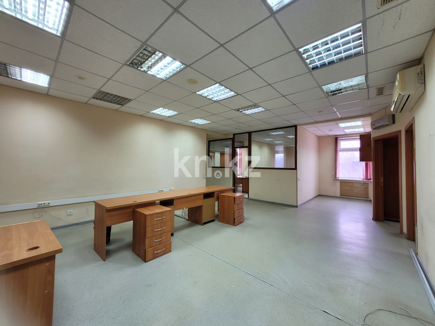 Аренда , ул. Ержанова - Аренда офисных и торговых помещений в Караганде фото 1 из 21