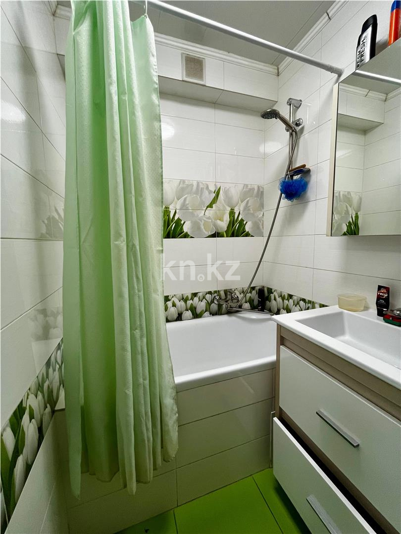 Продажа 3-комнатной квартиры, 62 м², мкр-н 16 в Караганде - фото 9