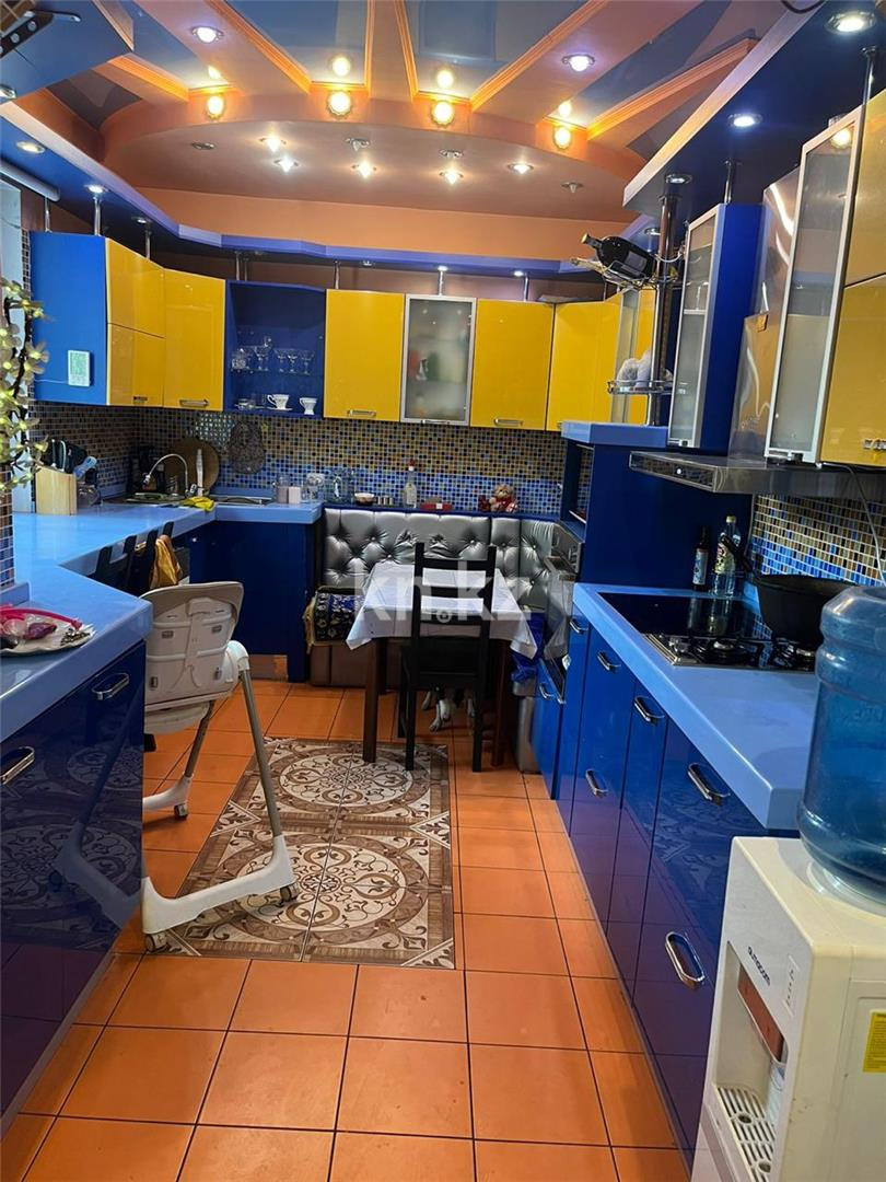 Продажа 7-комнатного дома, 215 м², ул. Сергея Лазо - Аренда квартир помесячно в Уральске фото 10 из 27