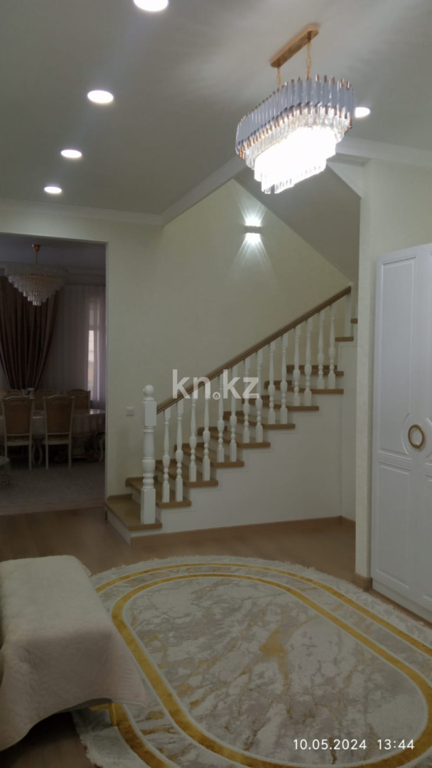 Продажа 4-комнатного дома, 200 м², ул. Турекулова - Продажа домов и коттеджей в Караганде фото 1 из 8
