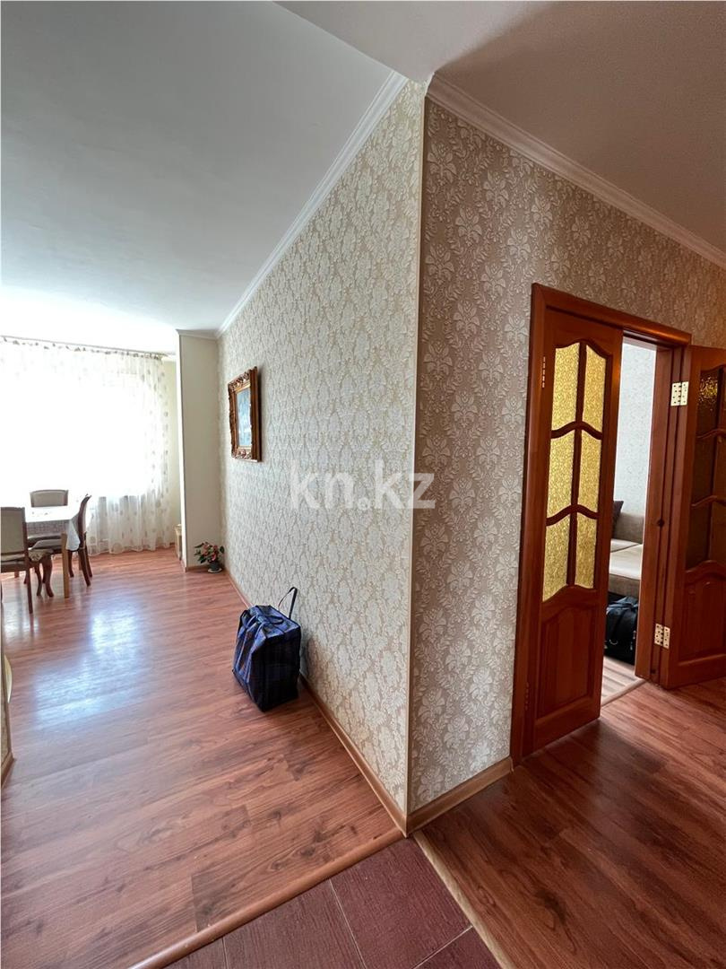 Продажа 3-комнатной квартиры, 92 м², пр. Шахтеров, дом  31а - Продажа квартир в Караганде фото 15 из 17