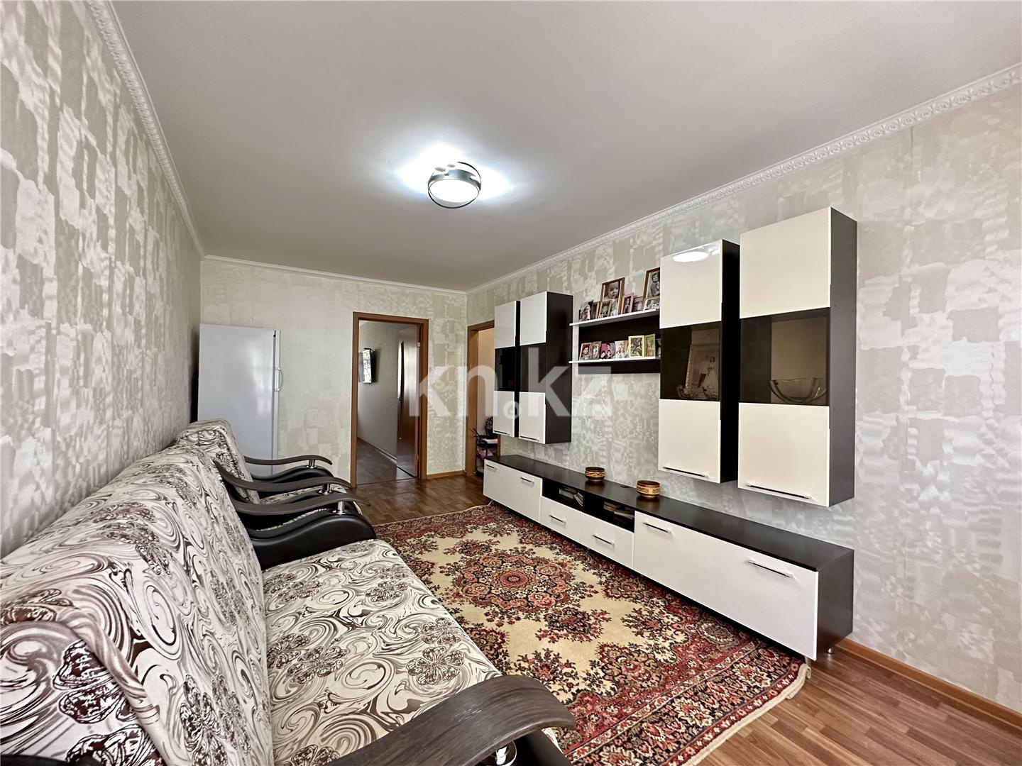 Продажа 2-комнатной квартиры, 43 м², мкр-н 17 - Продажа квартир в Караганде фото 1 из 16