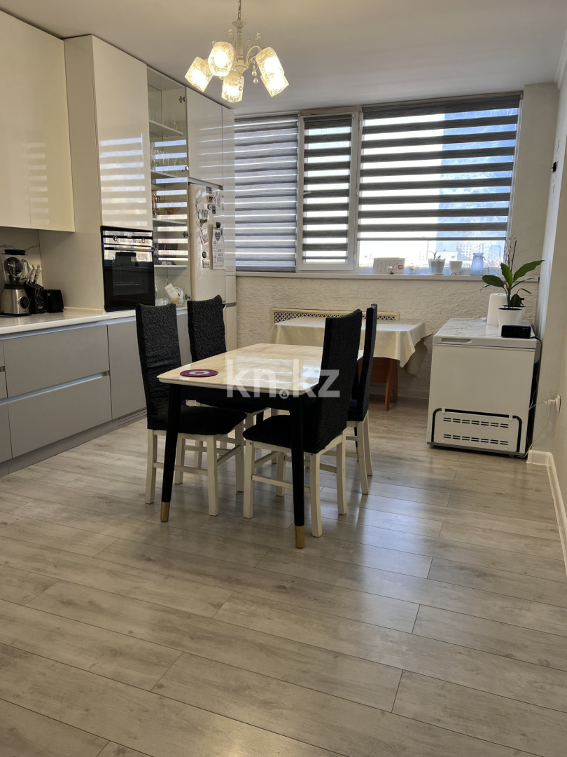 Продажа 3-комнатной квартиры, 92 м² в Караганде