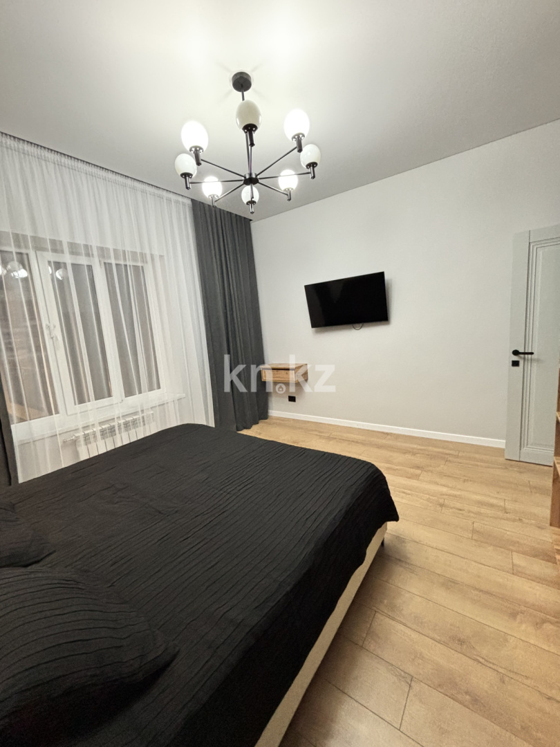 Продажа 4-комнатной квартиры, 105 м², ул. Кулкыбаева, дом  13 - Продажа  четырехкомнатных квартир в Караганде без посредников фото 1 из 15
