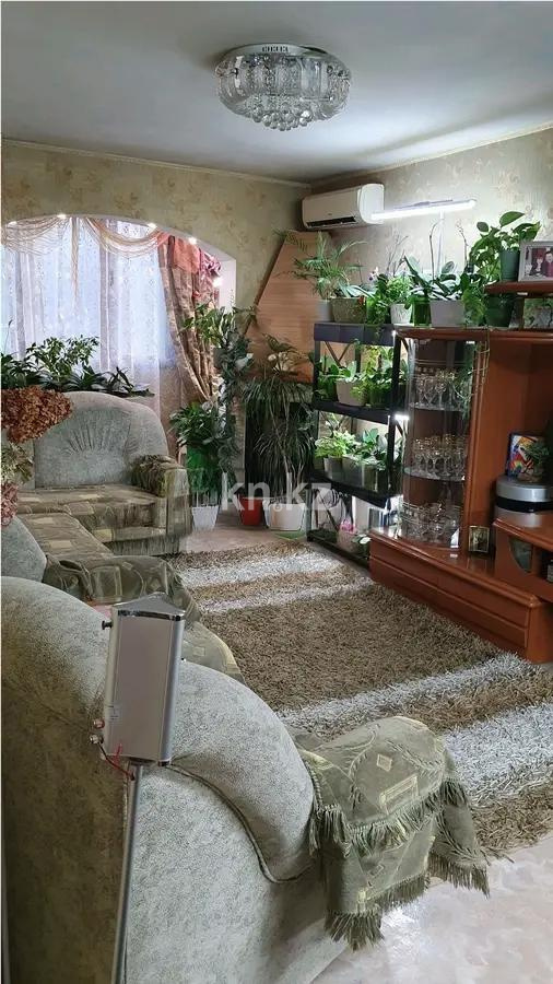Продажа 3-комнатной квартиры, 65 м², ул. Жарокова, дом  95 - Продажа квартир в Алматы фото 1 из 6