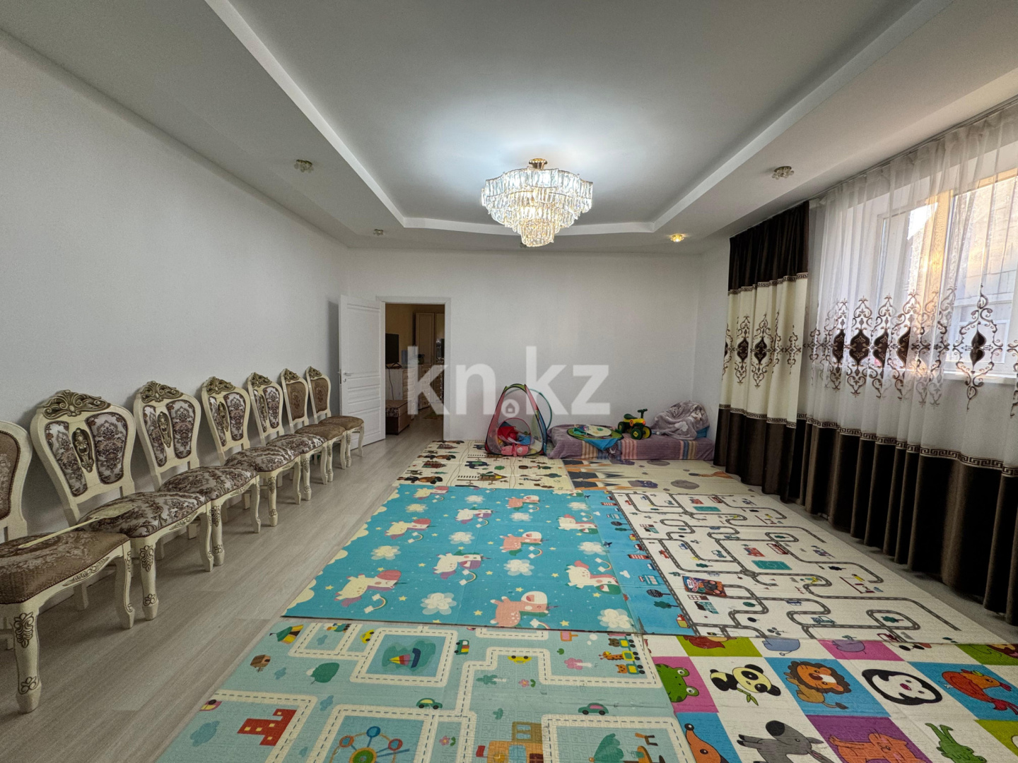 Продажа 6-комнатного дома, 343 м², ул. Карибжанова - Продажа домов, коттеджей в Караганде фото 10 из 36