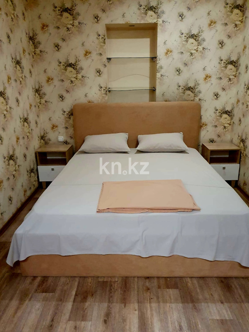 Аренда 2-комнатной квартиры посуточно, 43 м², ул. Можайского, дом  9 - Аренда квартиры посуточно в Караганде фото 1 из 17