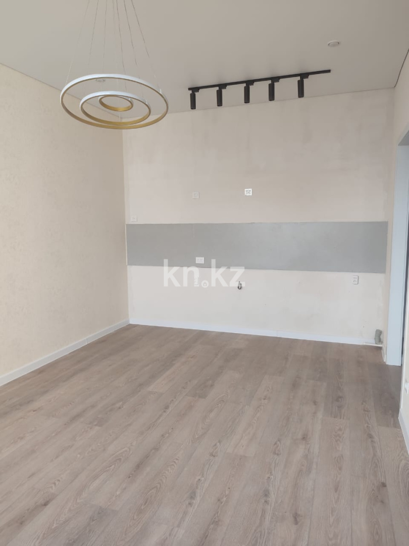 Продажа 1-комнатной квартиры, 41 м², ул. Муканова, дом  81 - Продажа  однокомнатных квартир в Караганде фото 1 из 9