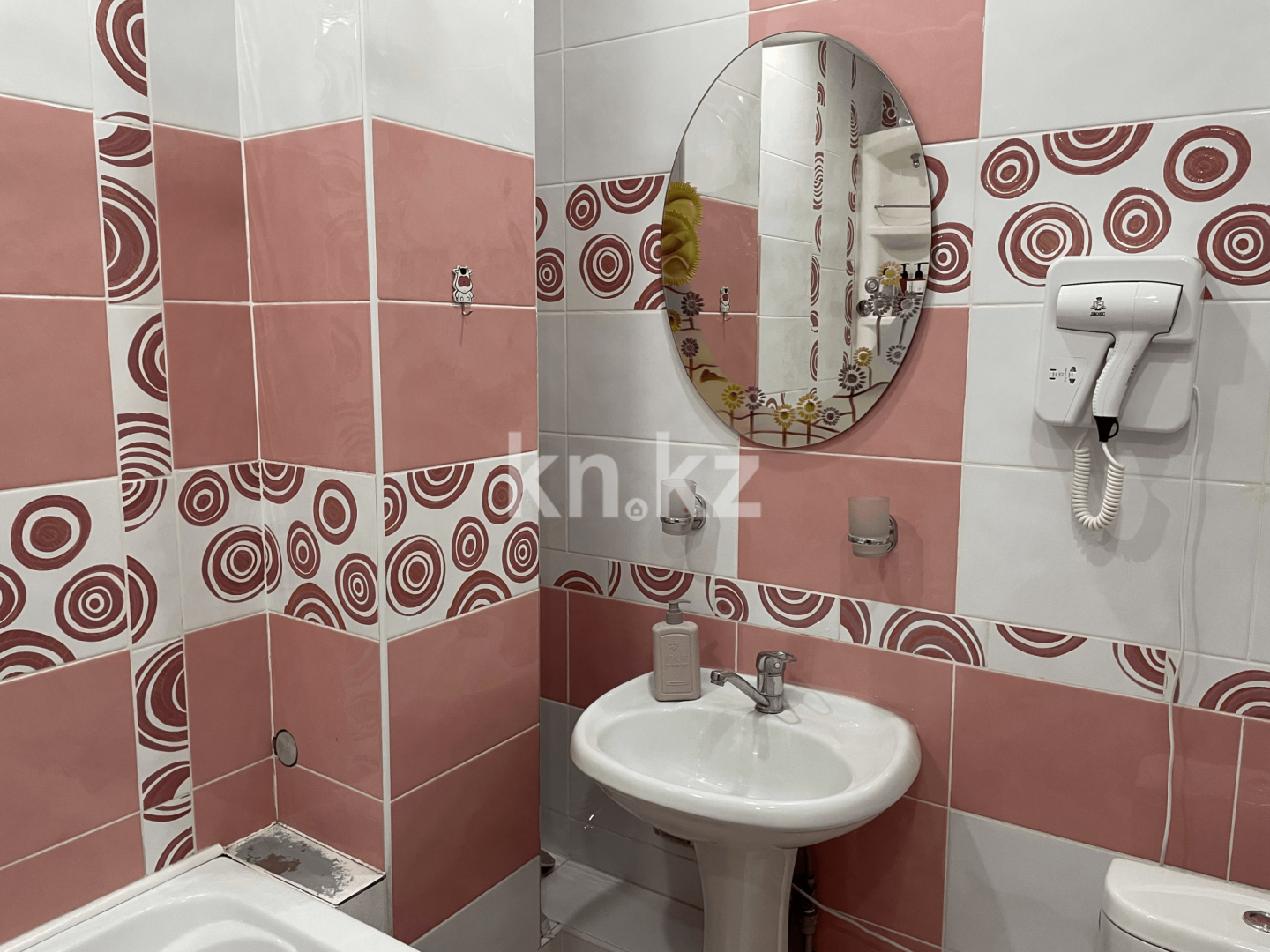 Аренда 1-комнатной квартиры посуточно, 40 м² в Алматы - фото 12